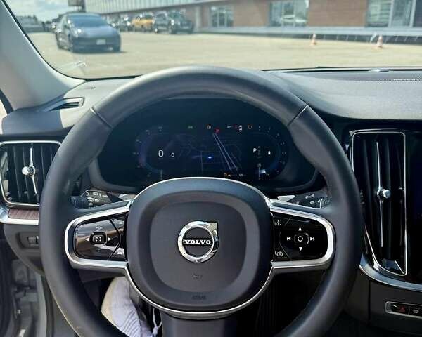 Вольво С60 2023 в Киеве на Automoto.ua Серый Вольво С60, объемом двигателя 1.97 л и пробегом 9 тыс. км за 31500 $, фото 28 на Automoto.ua