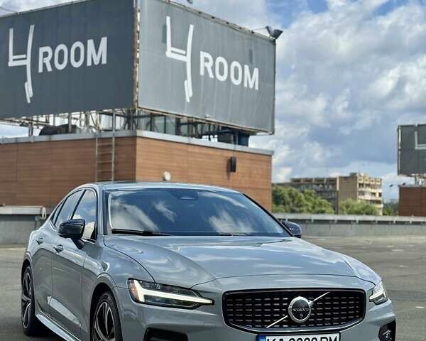 Вольво С60 2023 в Киеве на Automoto.ua Серый Вольво С60, объемом двигателя 1.97 л и пробегом 9 тыс. км за 31500 $, фото 4 на Automoto.ua