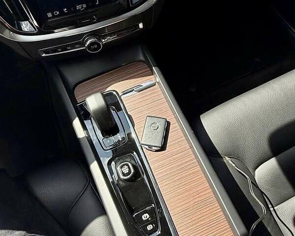 Вольво С60 2023 в Киеве на Automoto.ua Серый Вольво С60, объемом двигателя 1.97 л и пробегом 9 тыс. км за 31500 $, фото 27 на Automoto.ua
