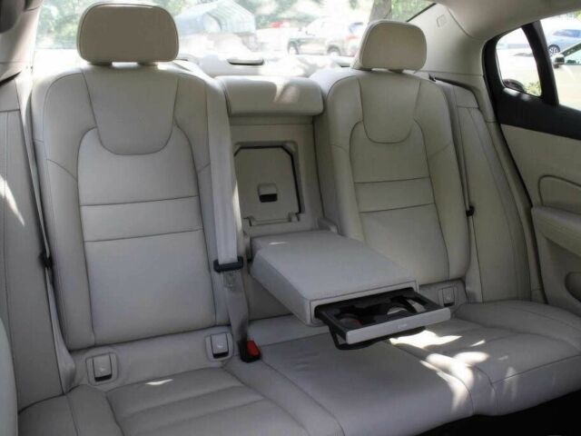 Серый Вольво С60, объемом двигателя 2 л и пробегом 14 тыс. км за 17000 $, фото 12 на Automoto.ua