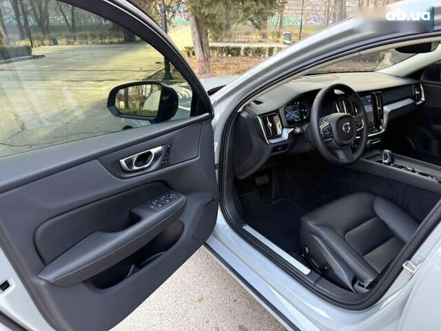 Серый Вольво С60, объемом двигателя 2 л и пробегом 4 тыс. км за 37500 $, фото 28 на Automoto.ua