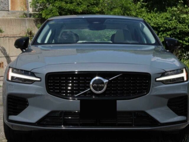 Серый Вольво С60, объемом двигателя 2 л и пробегом 14 тыс. км за 17000 $, фото 1 на Automoto.ua