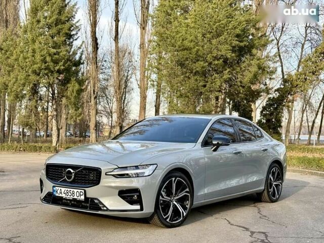 Серый Вольво С60, объемом двигателя 2 л и пробегом 4 тыс. км за 37500 $, фото 2 на Automoto.ua