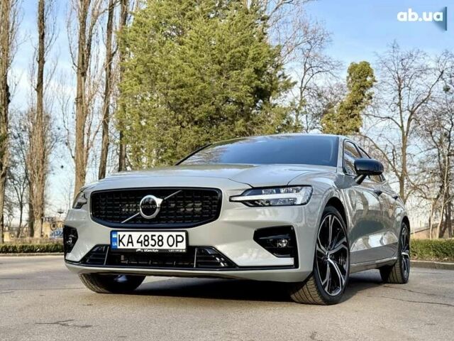 Серый Вольво С60, объемом двигателя 2 л и пробегом 4 тыс. км за 37500 $, фото 9 на Automoto.ua