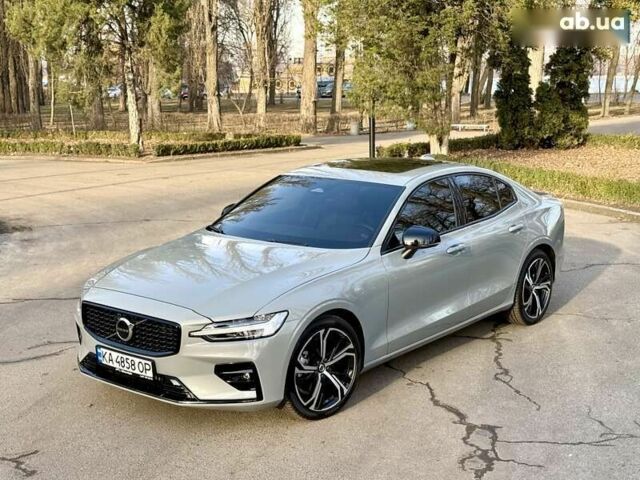 Серый Вольво С60, объемом двигателя 2 л и пробегом 4 тыс. км за 37500 $, фото 4 на Automoto.ua