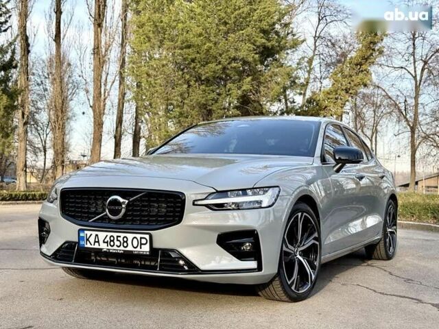 Серый Вольво С60, объемом двигателя 2 л и пробегом 4 тыс. км за 37500 $, фото 5 на Automoto.ua