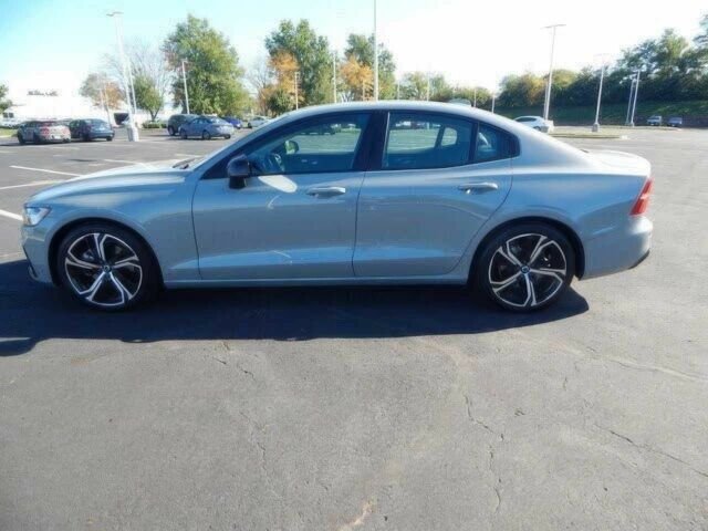 Серый Вольво С60, объемом двигателя 2 л и пробегом 23 тыс. км за 9000 $, фото 1 на Automoto.ua