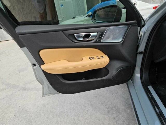 Серый Вольво С60, объемом двигателя 2 л и пробегом 8 тыс. км за 15100 $, фото 12 на Automoto.ua