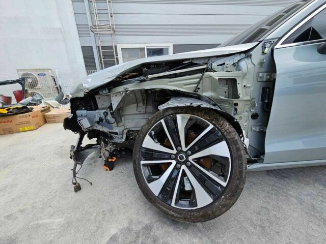 Сірий Вольво С60, об'ємом двигуна 2 л та пробігом 8 тис. км за 16800 $, фото 5 на Automoto.ua