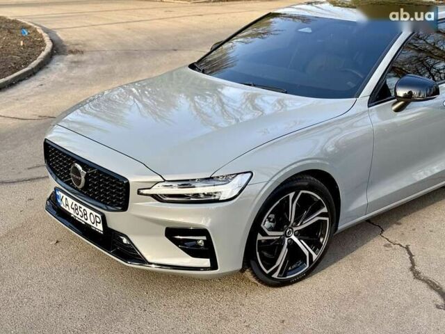 Серый Вольво С60, объемом двигателя 2 л и пробегом 4 тыс. км за 37500 $, фото 7 на Automoto.ua