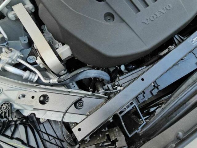 Сірий Вольво С60, об'ємом двигуна 2 л та пробігом 8 тис. км за 16800 $, фото 8 на Automoto.ua