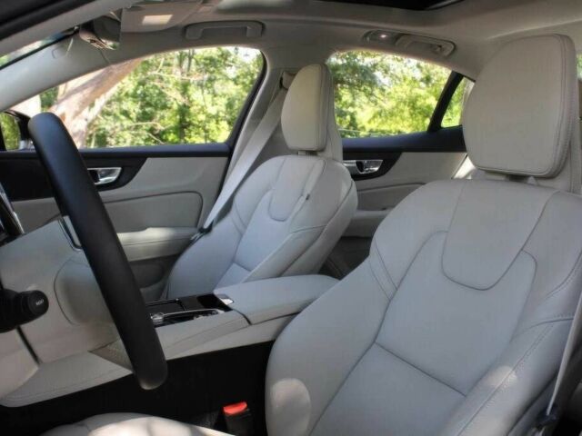 Серый Вольво С60, объемом двигателя 2 л и пробегом 14 тыс. км за 17000 $, фото 8 на Automoto.ua