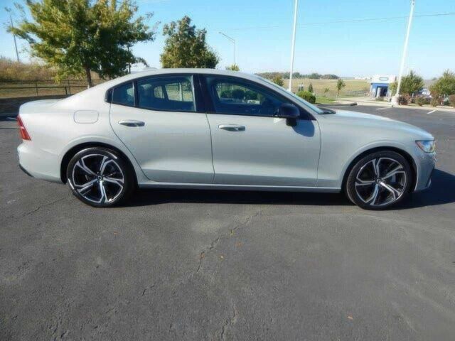 Серый Вольво С60, объемом двигателя 2 л и пробегом 23 тыс. км за 9000 $, фото 4 на Automoto.ua