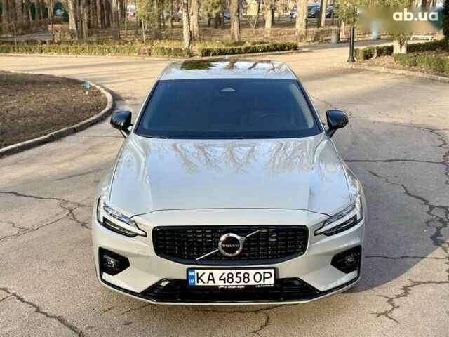 Серый Вольво С60, объемом двигателя 2 л и пробегом 4 тыс. км за 37500 $, фото 20 на Automoto.ua
