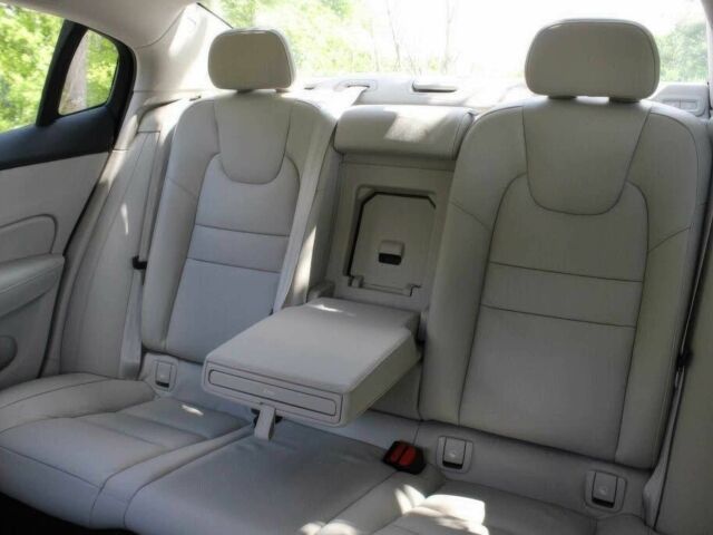 Серый Вольво С60, объемом двигателя 2 л и пробегом 14 тыс. км за 17000 $, фото 10 на Automoto.ua