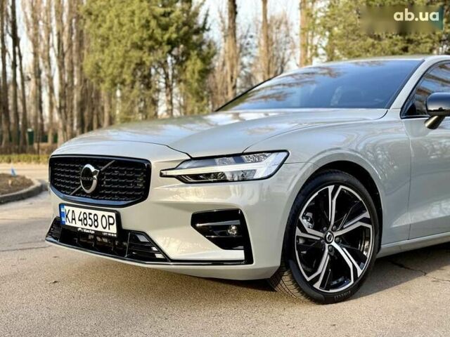 Серый Вольво С60, объемом двигателя 2 л и пробегом 4 тыс. км за 37500 $, фото 6 на Automoto.ua