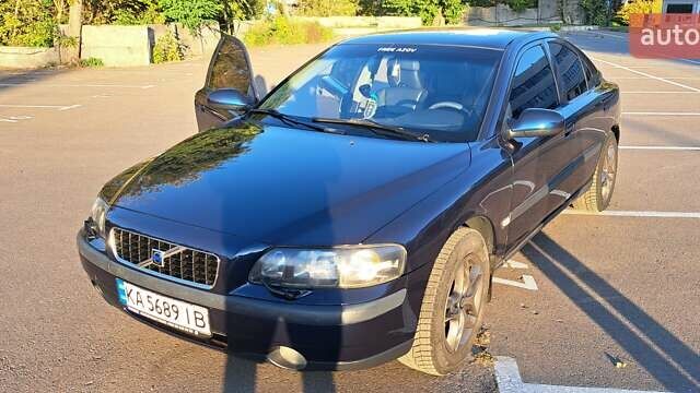 Синий Вольво С60, объемом двигателя 2.4 л и пробегом 354 тыс. км за 5500 $, фото 15 на Automoto.ua