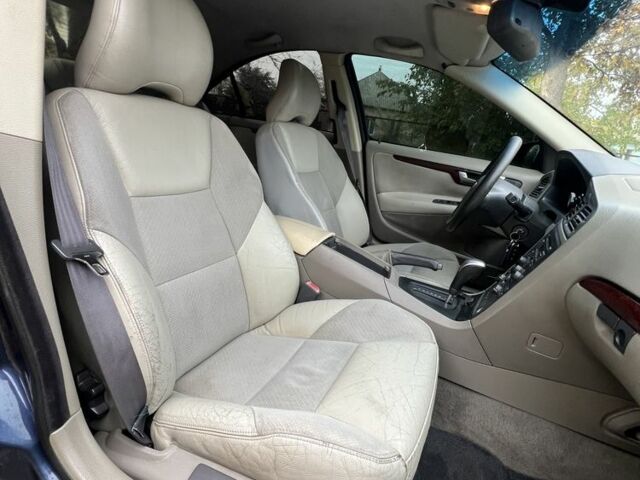 Синий Вольво С60, объемом двигателя 2.4 л и пробегом 315 тыс. км за 3900 $, фото 8 на Automoto.ua