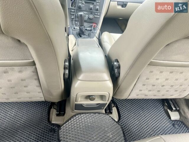 Синий Вольво С60, объемом двигателя 2.4 л и пробегом 390 тыс. км за 4500 $, фото 14 на Automoto.ua