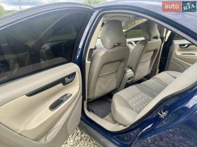 Синий Вольво С60, объемом двигателя 2.4 л и пробегом 390 тыс. км за 4500 $, фото 13 на Automoto.ua