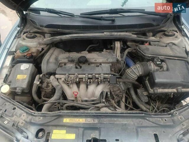 Синій Вольво С60, об'ємом двигуна 2.35 л та пробігом 250 тис. км за 2700 $, фото 6 на Automoto.ua