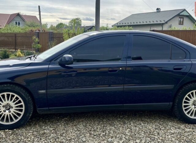 Синий Вольво С60, объемом двигателя 2.4 л и пробегом 390 тыс. км за 4500 $, фото 6 на Automoto.ua