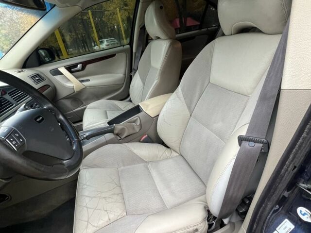 Синий Вольво С60, объемом двигателя 2.4 л и пробегом 315 тыс. км за 3900 $, фото 13 на Automoto.ua