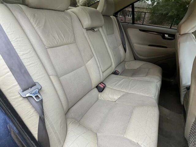 Синий Вольво С60, объемом двигателя 2.4 л и пробегом 315 тыс. км за 3900 $, фото 10 на Automoto.ua