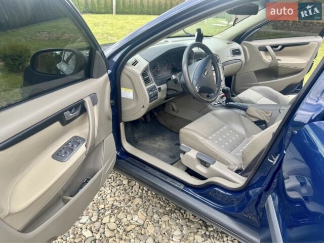 Синий Вольво С60, объемом двигателя 2.4 л и пробегом 390 тыс. км за 4500 $, фото 18 на Automoto.ua