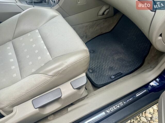 Синий Вольво С60, объемом двигателя 2.4 л и пробегом 390 тыс. км за 4500 $, фото 16 на Automoto.ua