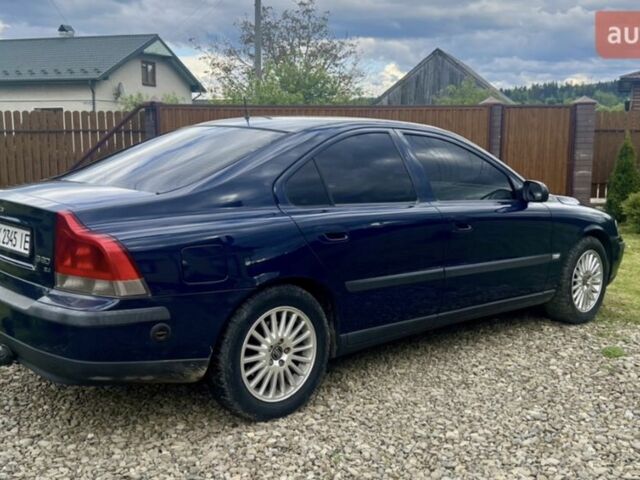 Синий Вольво С60, объемом двигателя 2.4 л и пробегом 390 тыс. км за 4500 $, фото 10 на Automoto.ua