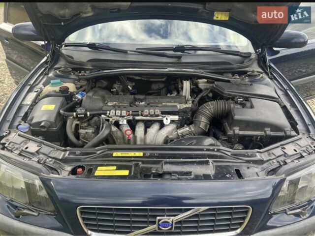 Синий Вольво С60, объемом двигателя 2.4 л и пробегом 390 тыс. км за 4500 $, фото 22 на Automoto.ua