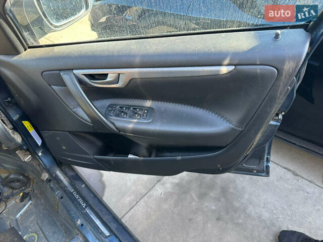 Синий Вольво С60, объемом двигателя 2.4 л и пробегом 350 тыс. км за 4800 $, фото 11 на Automoto.ua