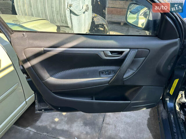 Синий Вольво С60, объемом двигателя 2.4 л и пробегом 350 тыс. км за 4800 $, фото 12 на Automoto.ua