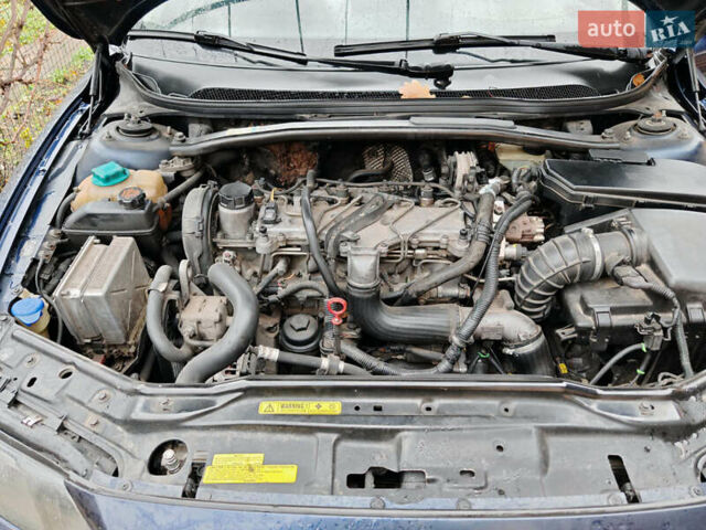 Синий Вольво С60, объемом двигателя 2.4 л и пробегом 350 тыс. км за 4800 $, фото 19 на Automoto.ua