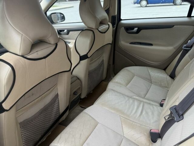 Синий Вольво С60, объемом двигателя 2.4 л и пробегом 330 тыс. км за 1850 $, фото 7 на Automoto.ua