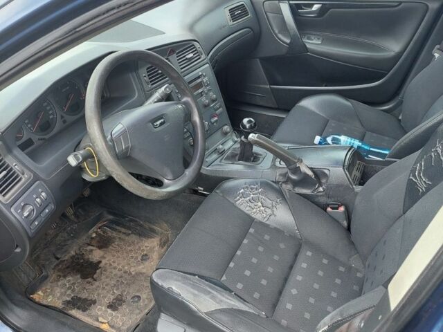 Вольво С60 2002 у Фастове на Automoto.ua Синій Вольво С60, об'ємом двигуна 2.4 л та пробігом 305 тис. км за 4200 $, фото 2 на Automoto.ua