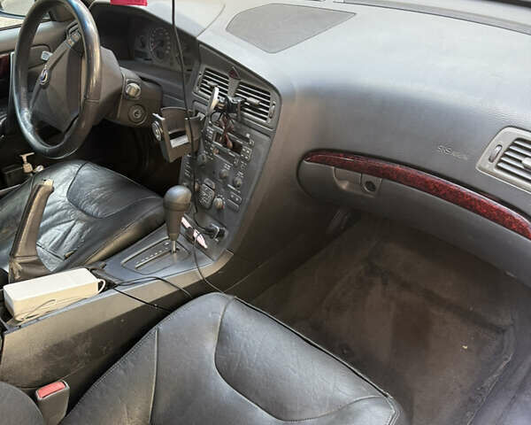Синій Вольво С60, об'ємом двигуна 2.4 л та пробігом 300 тис. км за 4500 $, фото 5 на Automoto.ua