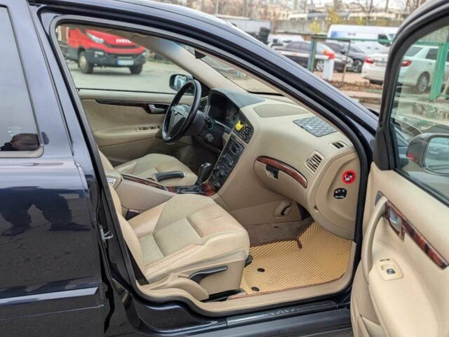 Синий Вольво С60, объемом двигателя 2.4 л и пробегом 323 тыс. км за 5700 $, фото 9 на Automoto.ua