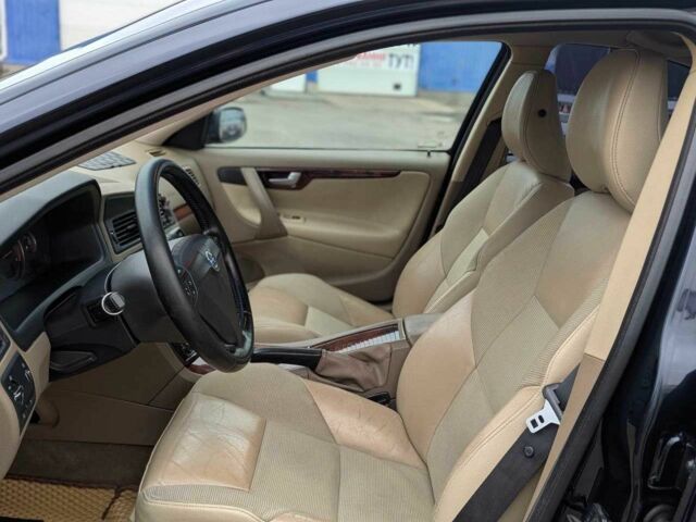 Синий Вольво С60, объемом двигателя 2.4 л и пробегом 323 тыс. км за 5700 $, фото 6 на Automoto.ua