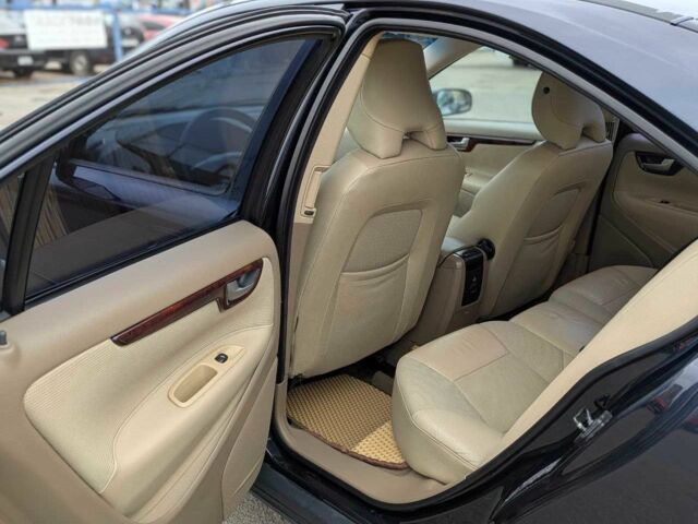 Синий Вольво С60, объемом двигателя 2.4 л и пробегом 323 тыс. км за 5700 $, фото 16 на Automoto.ua