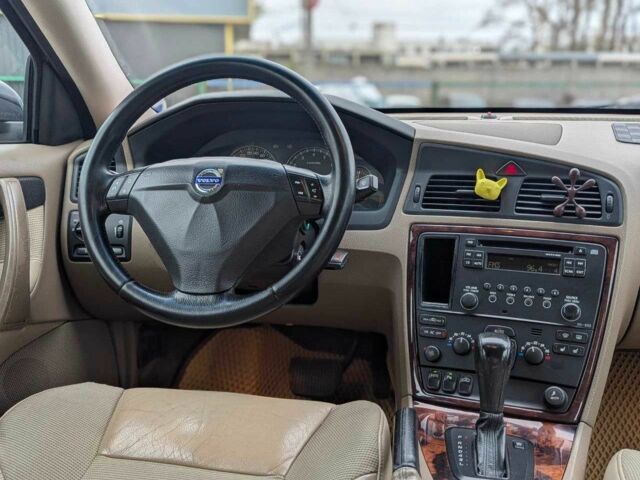 Синий Вольво С60, объемом двигателя 2.4 л и пробегом 323 тыс. км за 5700 $, фото 7 на Automoto.ua