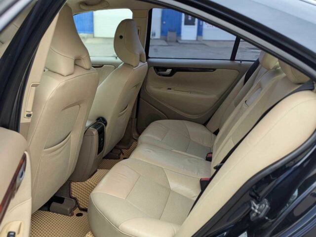 Синий Вольво С60, объемом двигателя 2.4 л и пробегом 323 тыс. км за 5700 $, фото 17 на Automoto.ua