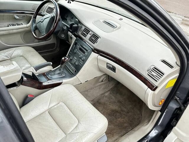 Синій Вольво С60, об'ємом двигуна 2.4 л та пробігом 279 тис. км за 2100 $, фото 6 на Automoto.ua