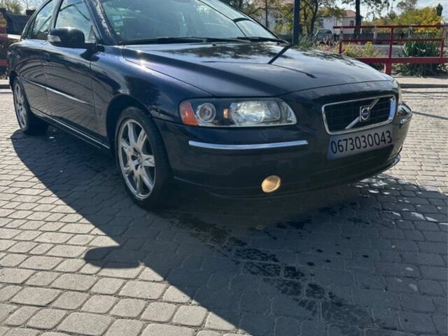 Синий Вольво С60, объемом двигателя 2.4 л и пробегом 275 тыс. км за 3000 $, фото 1 на Automoto.ua