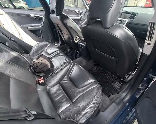 Синий Вольво С60, объемом двигателя 2 л и пробегом 220 тыс. км за 8250 $, фото 11 на Automoto.ua