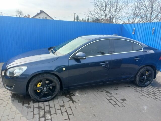 Синий Вольво С60, объемом двигателя 2 л и пробегом 225 тыс. км за 8250 $, фото 1 на Automoto.ua