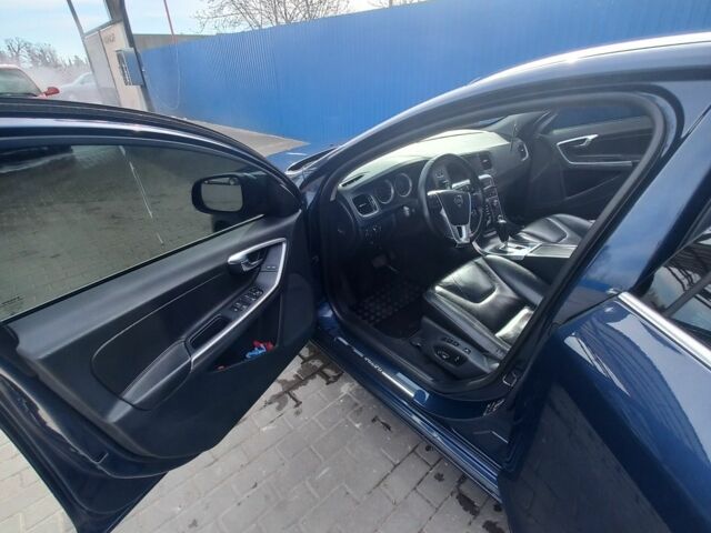 Синий Вольво С60, объемом двигателя 2 л и пробегом 225 тыс. км за 8250 $, фото 4 на Automoto.ua