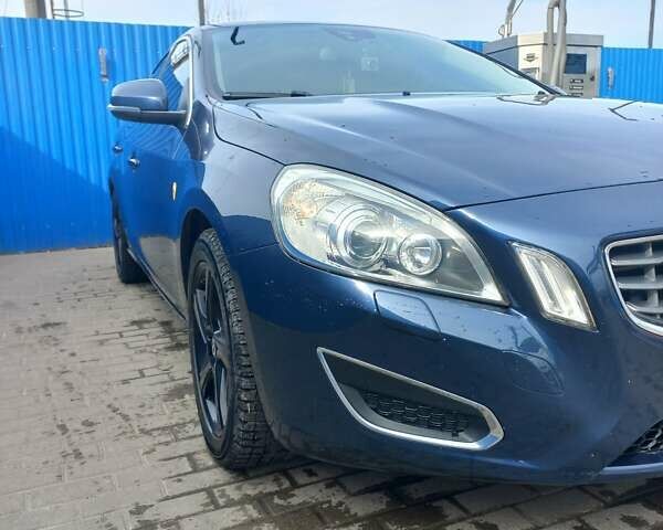 Синий Вольво С60, объемом двигателя 2 л и пробегом 220 тыс. км за 8250 $, фото 1 на Automoto.ua