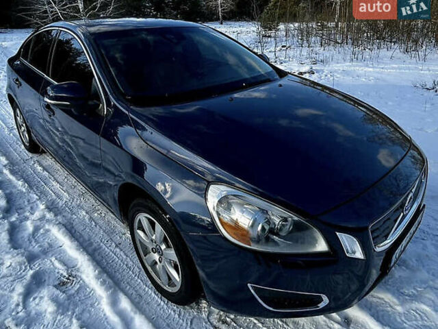 Синий Вольво С60, объемом двигателя 3 л и пробегом 389 тыс. км за 9376 $, фото 1 на Automoto.ua